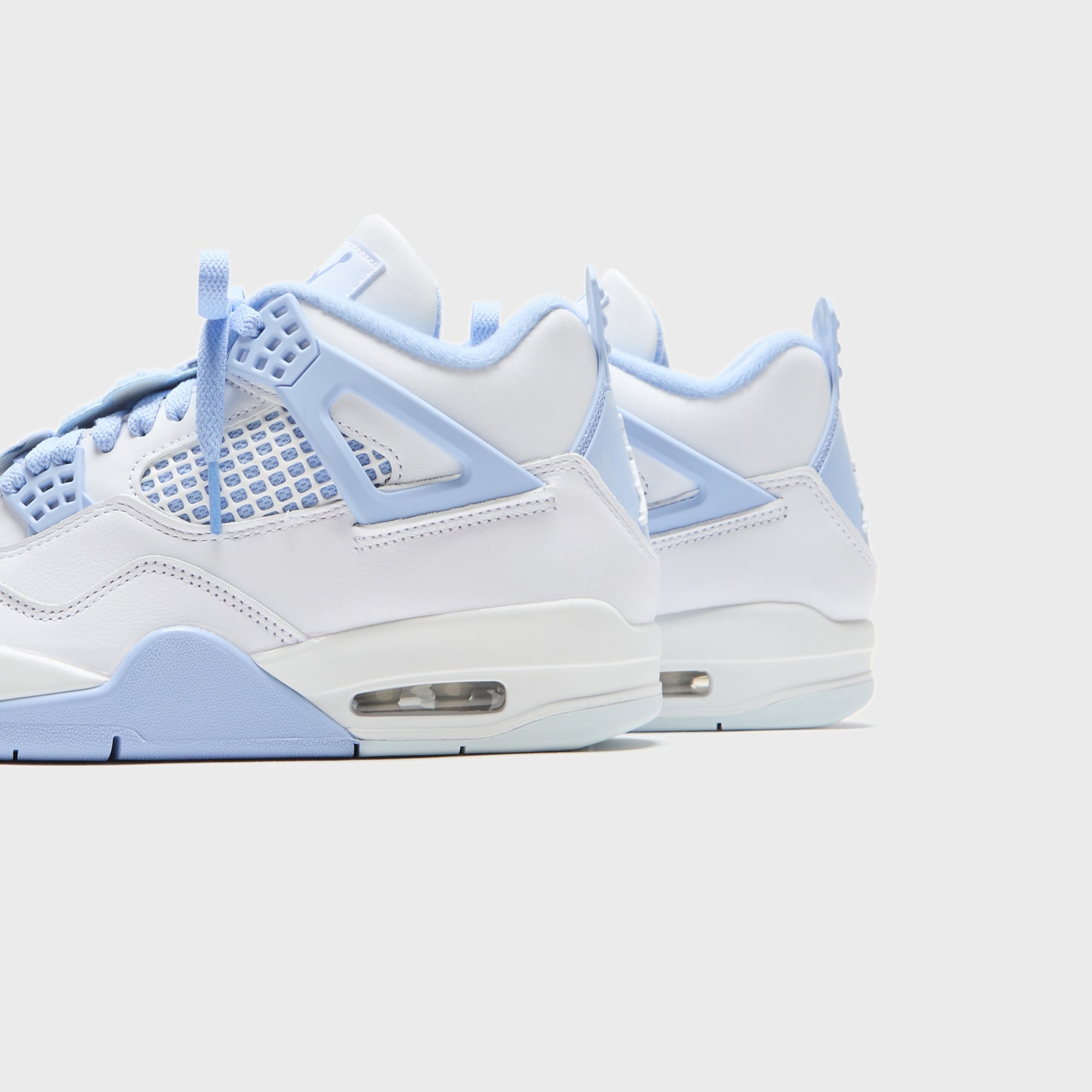 Jordan WMNS Air Jordan 4 Retro - White / Aluminum / Blue Tint / Oil Green