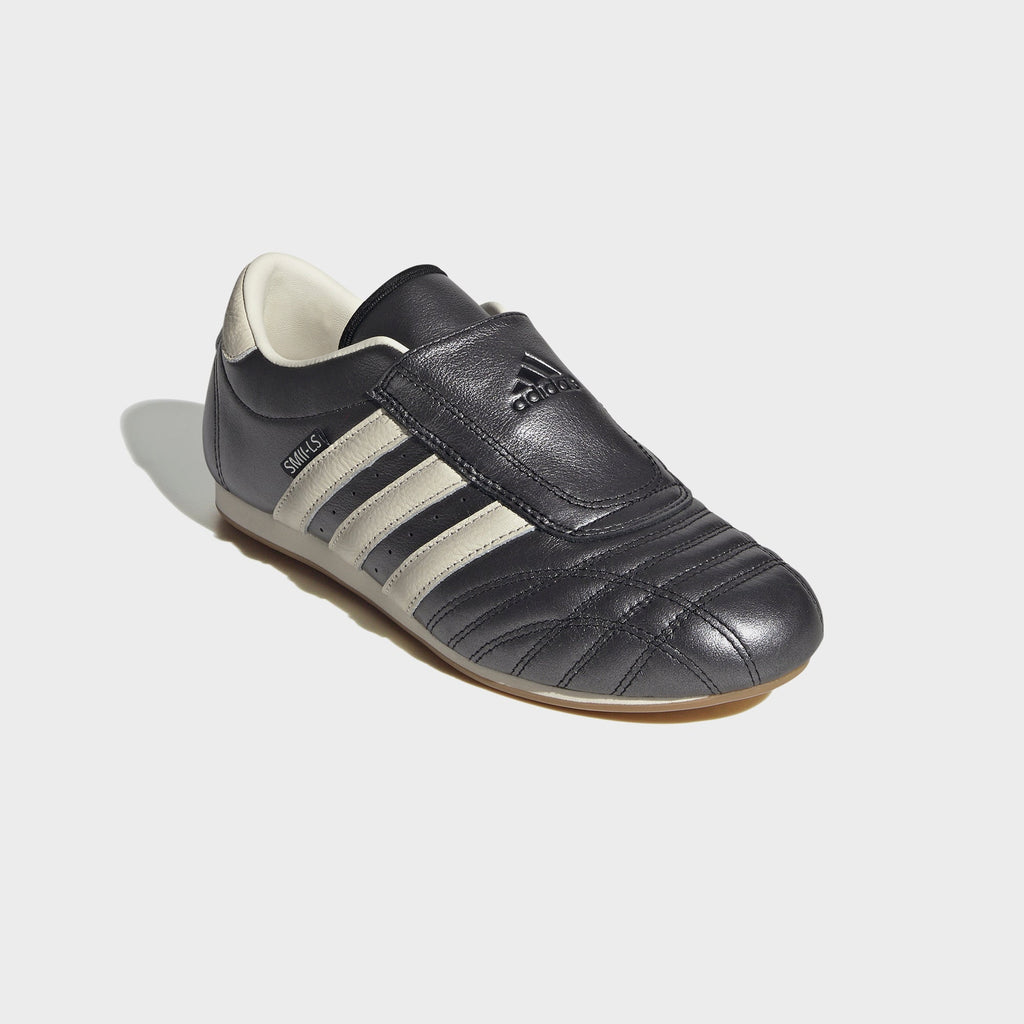 adidas WMNS Taekwondo - Core Black / Silver Metallic / Gum 3