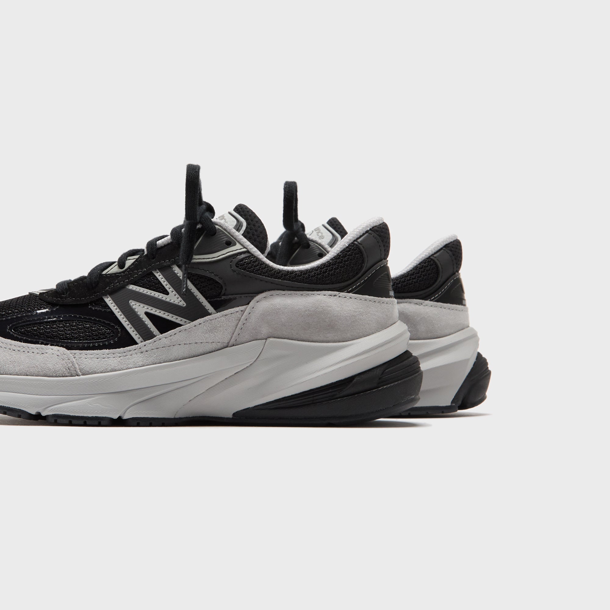 New Balance Made in USA 990v6 - Black / Grey