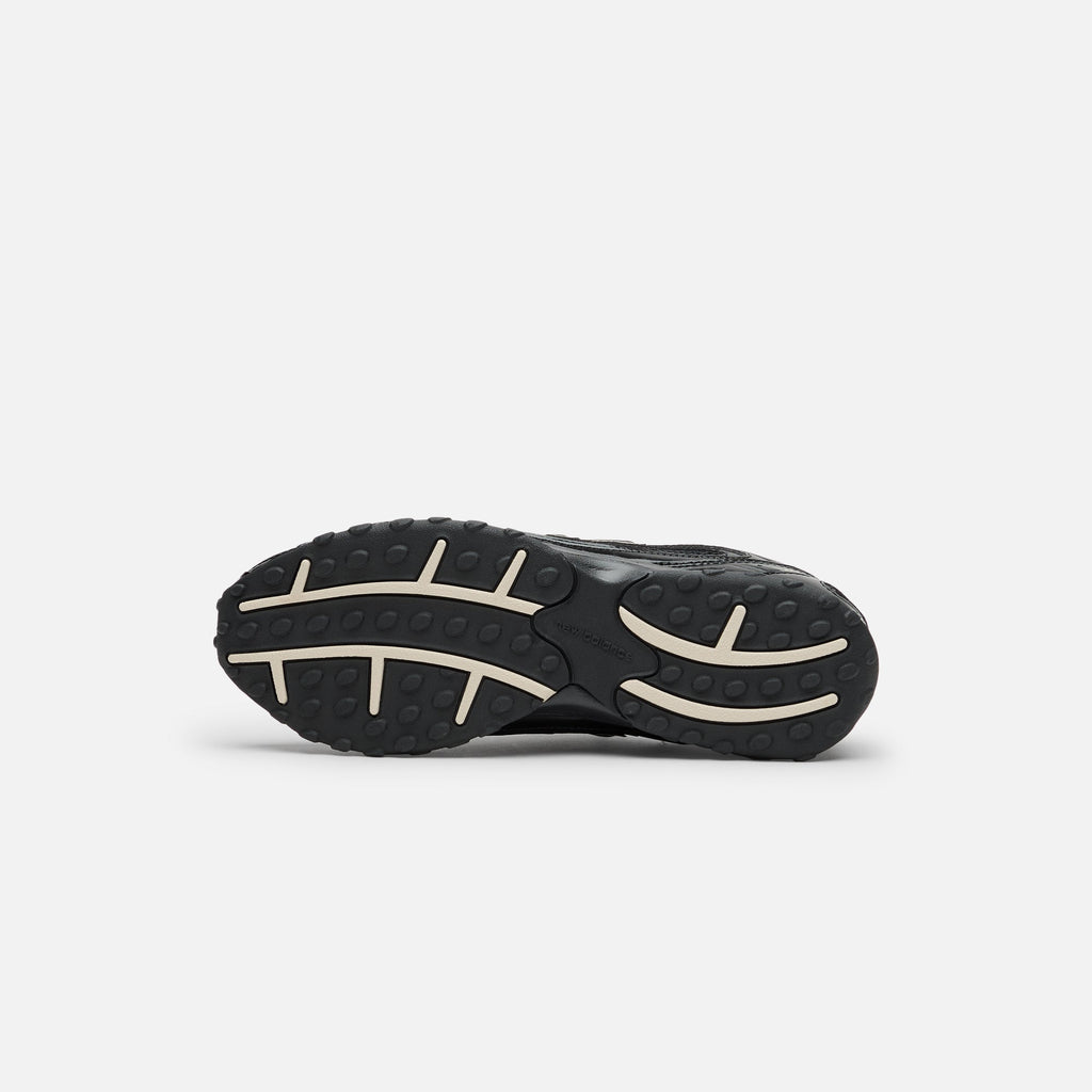 New Balance 204L - Black / Timberwolf