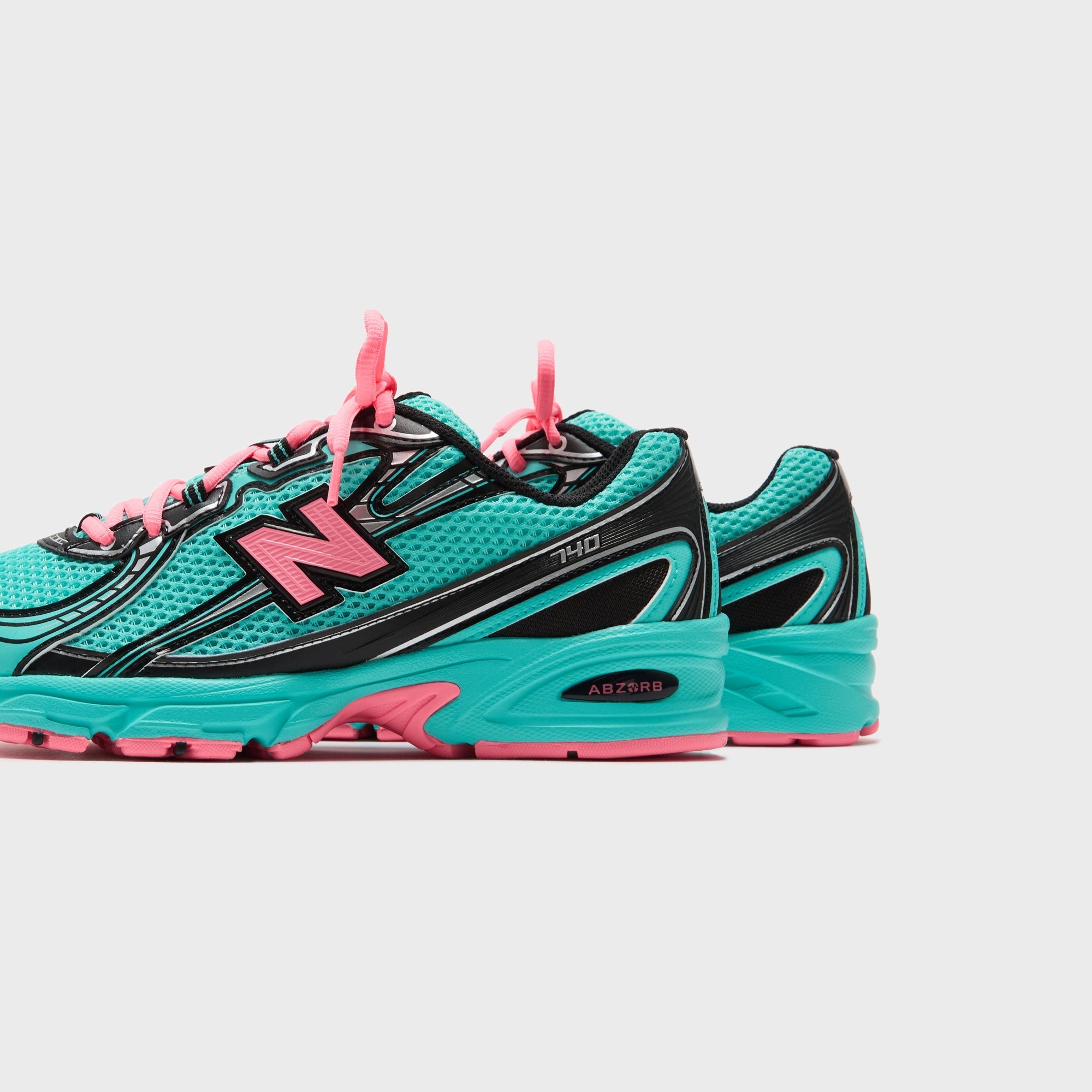 New Balance 740 - Cyber Jade / Black / Pink