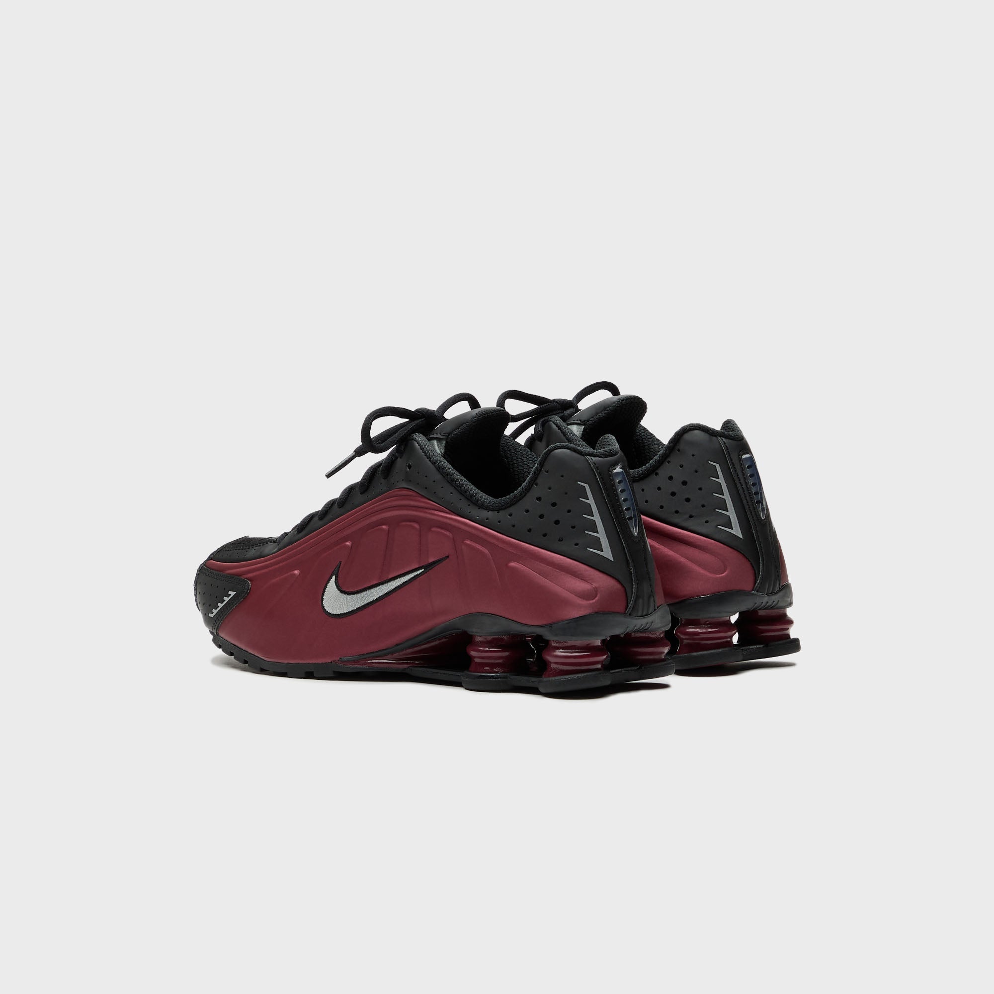 Nike WMNS Shox R4 - Black / Metallic Silver / Team Red