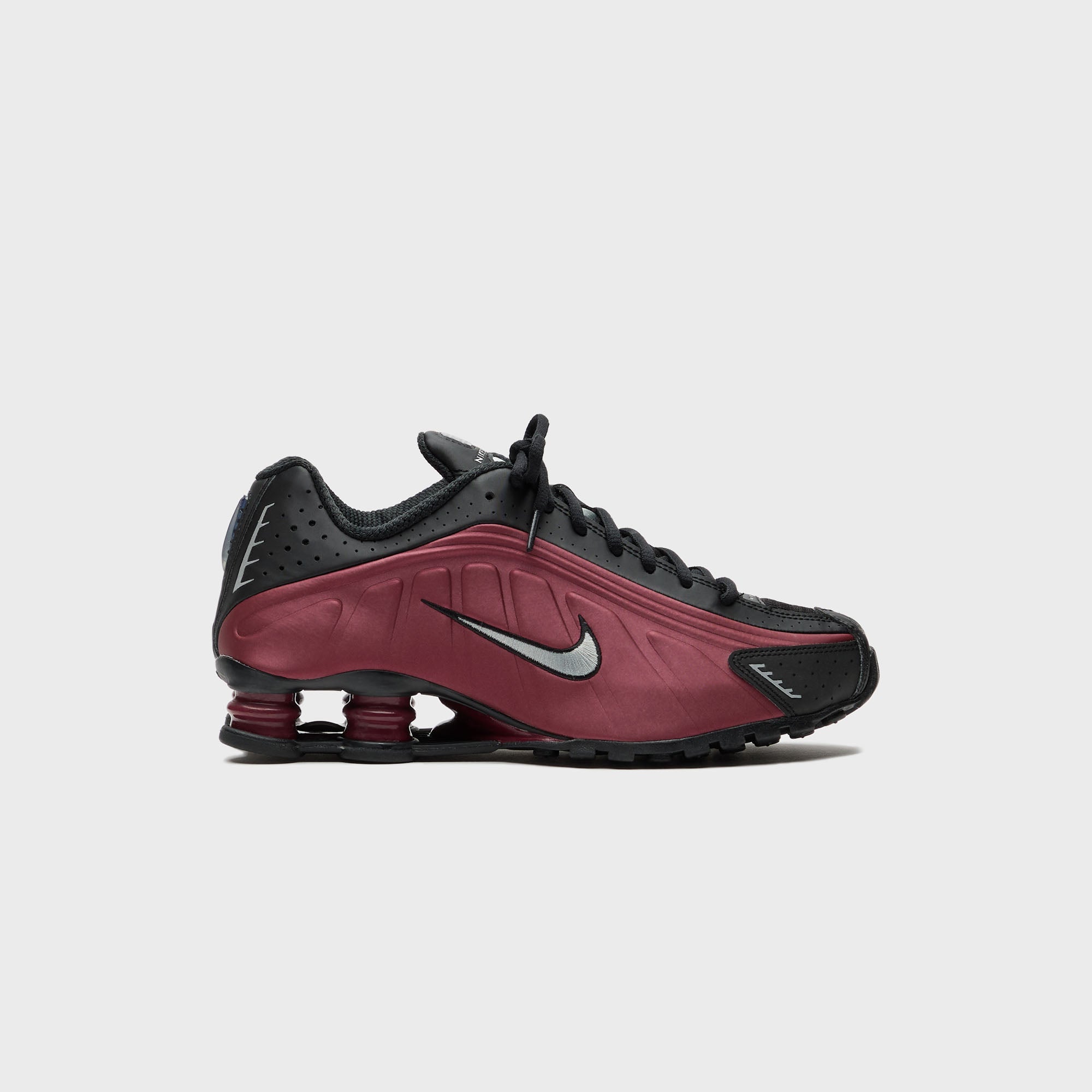 Nike WMNS Shox R4 - Black / Metallic Silver / Team Red