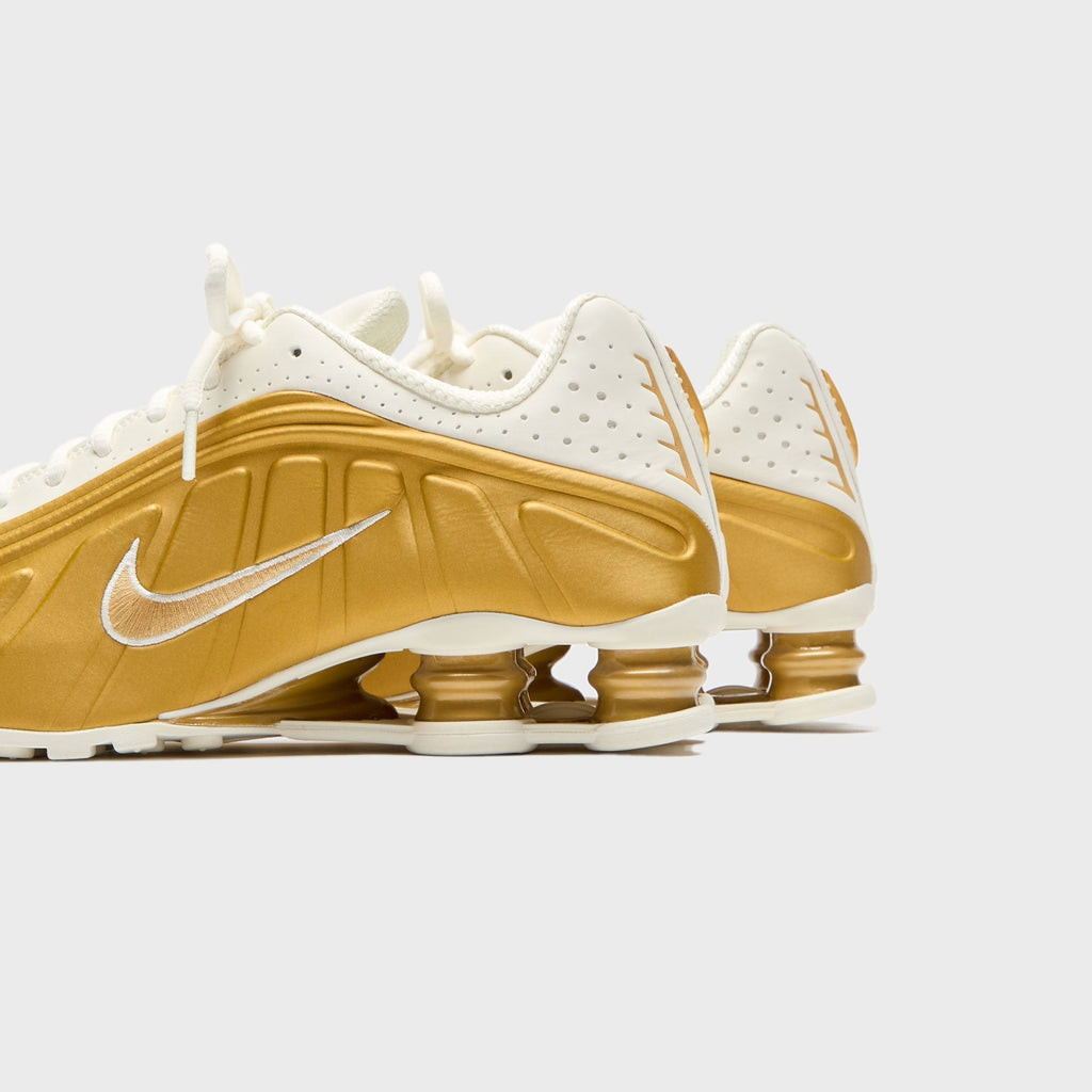 Nike Shox R4 - Soft Pearl / Metallic Gold