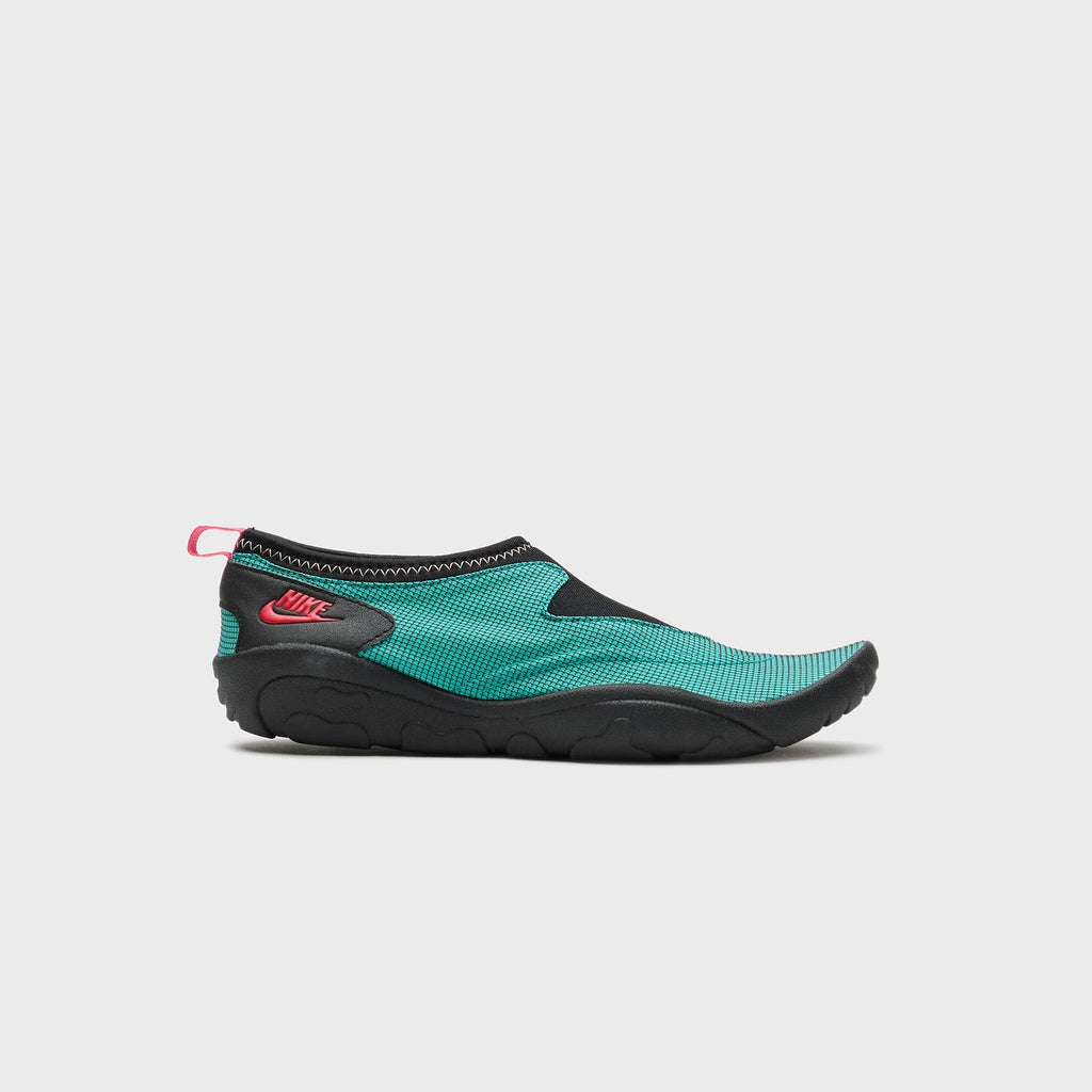 Nike Aqua Turf - Turbo Green / Black / Washed Coral / Team Scarlet