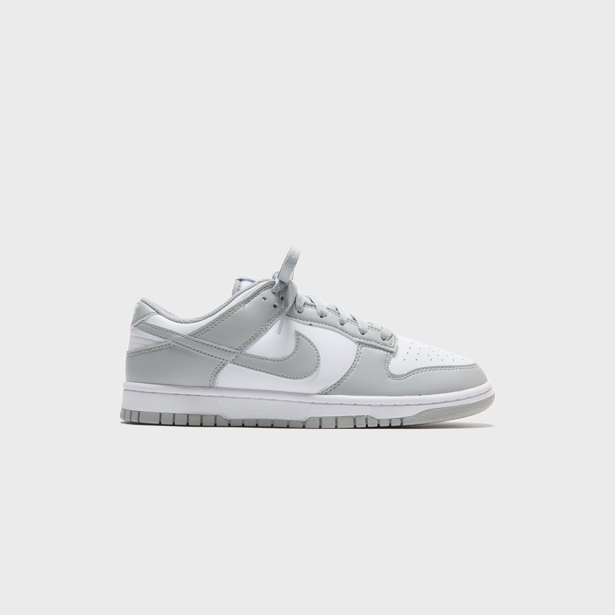 Nike Dunk Low Retro - White / Light Smoke Grey / White