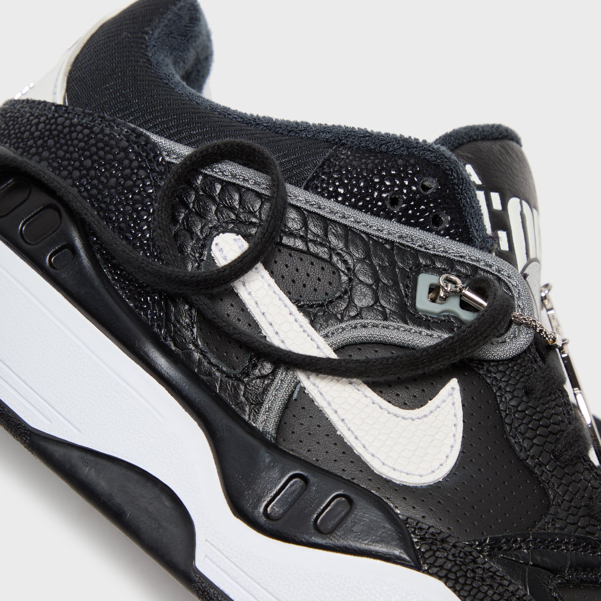 Nike x NIGO Air Force 3 Low - Black / White