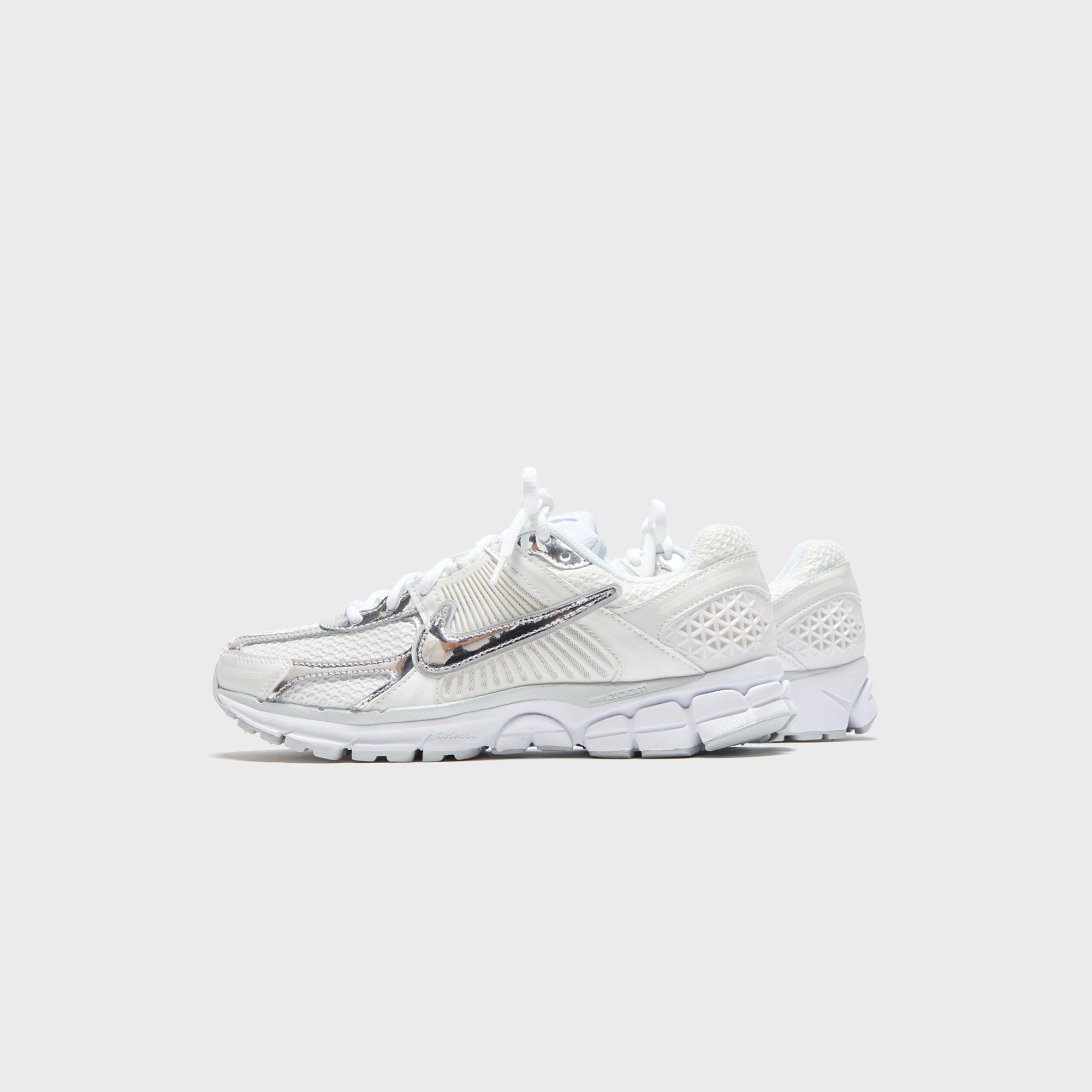 Nike WMNS Zoom Vomero 5 - Metallic White / Metallic Silver / Summit White