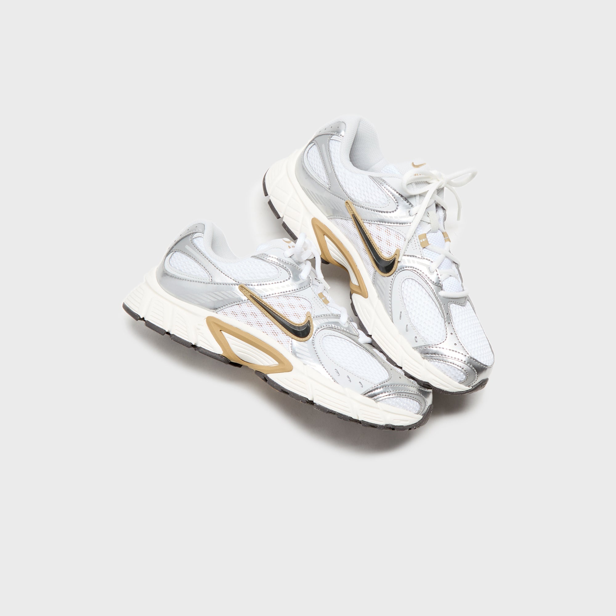 Nike V5 Rnr - White / Medium Ash / Parachute Beige / Metallic Pewter / Photon Dust / Sail