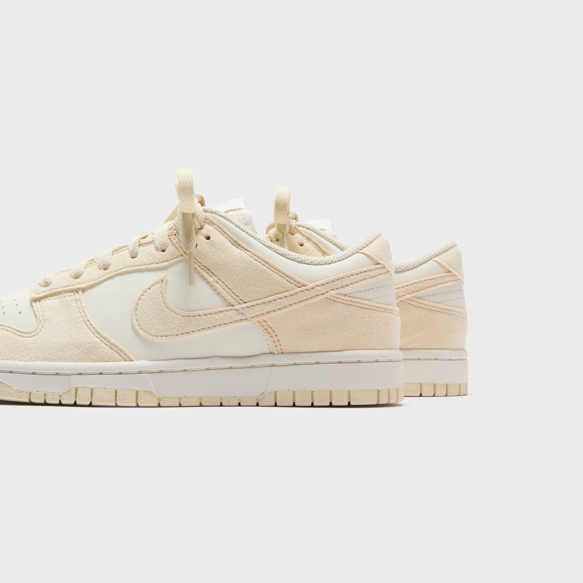 Nike WMNS Dunk Low - Soft Pearl / Beach / Pale Ivory / White