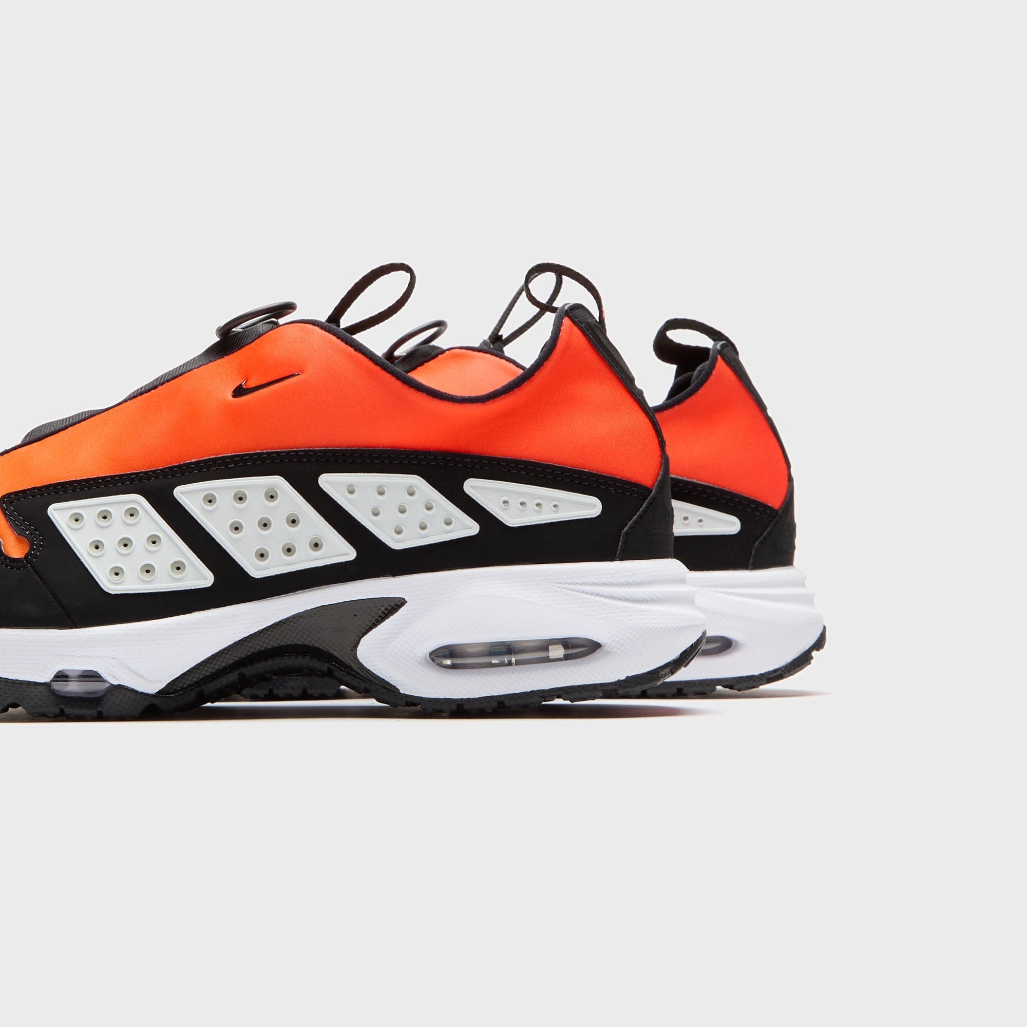 Nike Air Max SNDR - Bright Crimson / Black / Bright Ceramic