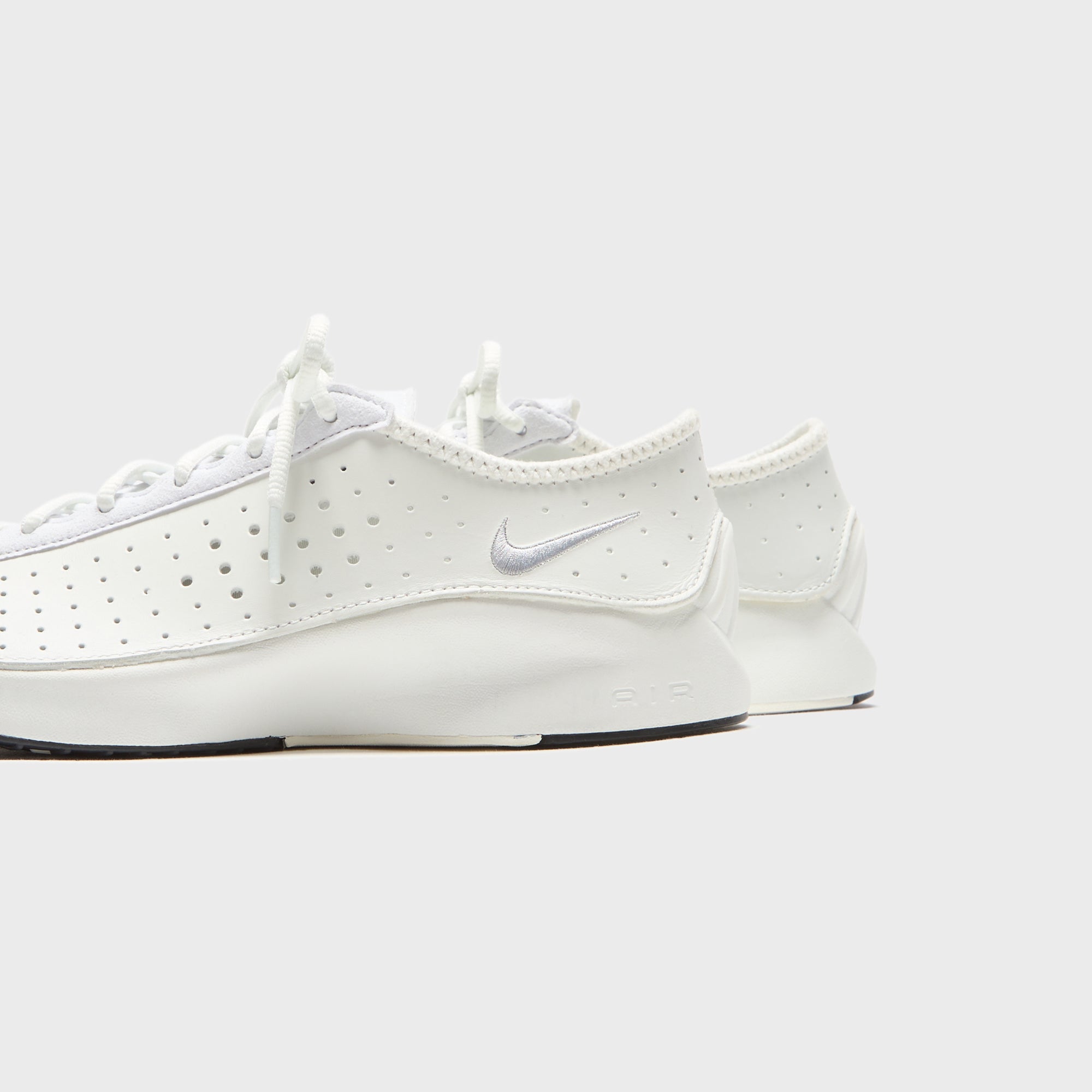 Nike WMNS Air Superfly - White / Metallic Silver / Black / Sail