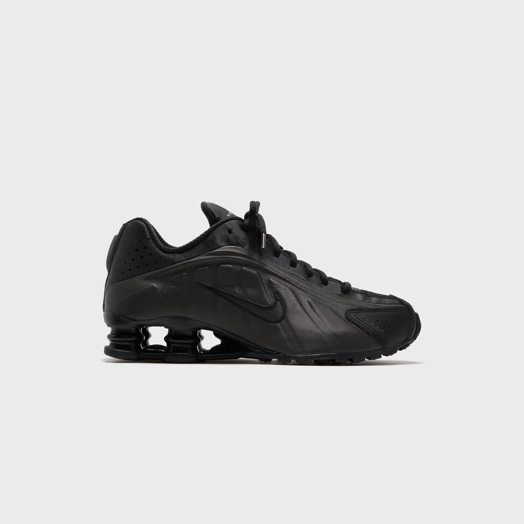 Nike Shox R4 - Black / Black / Black / Bright Crimson