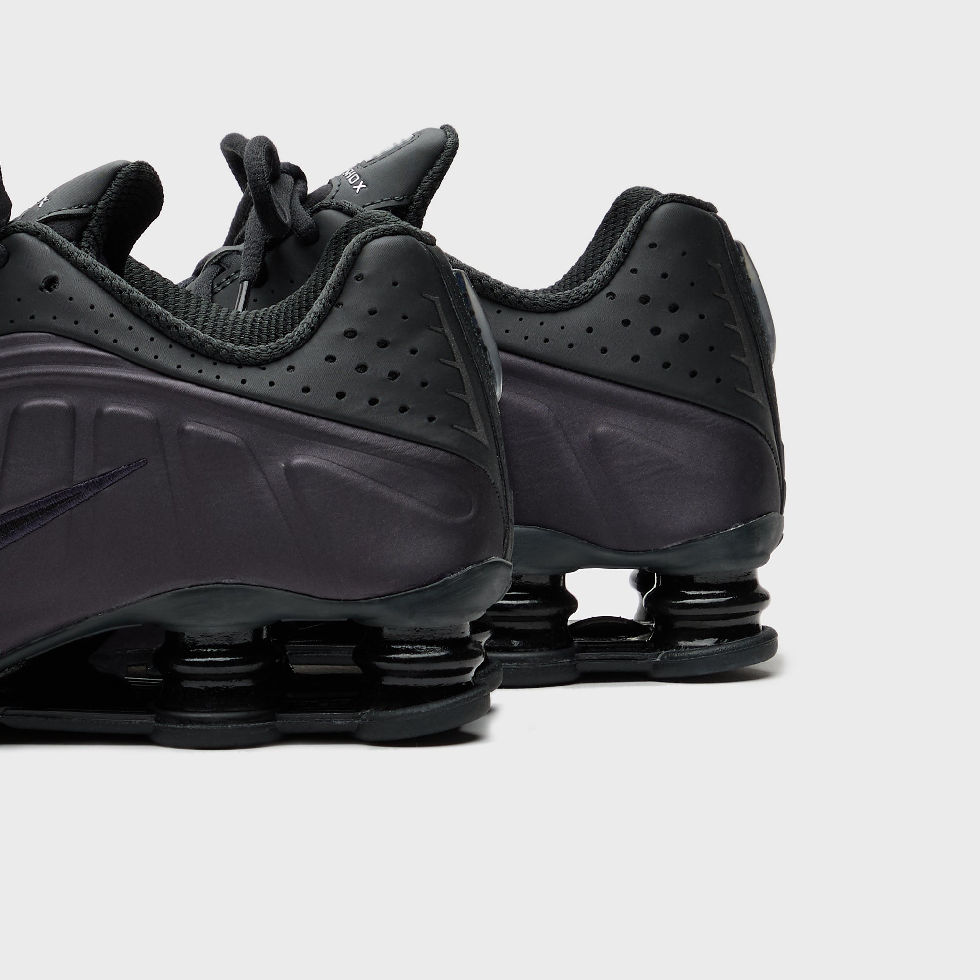 Nike Shox R4 - Cave Purple / Off Noir / Black