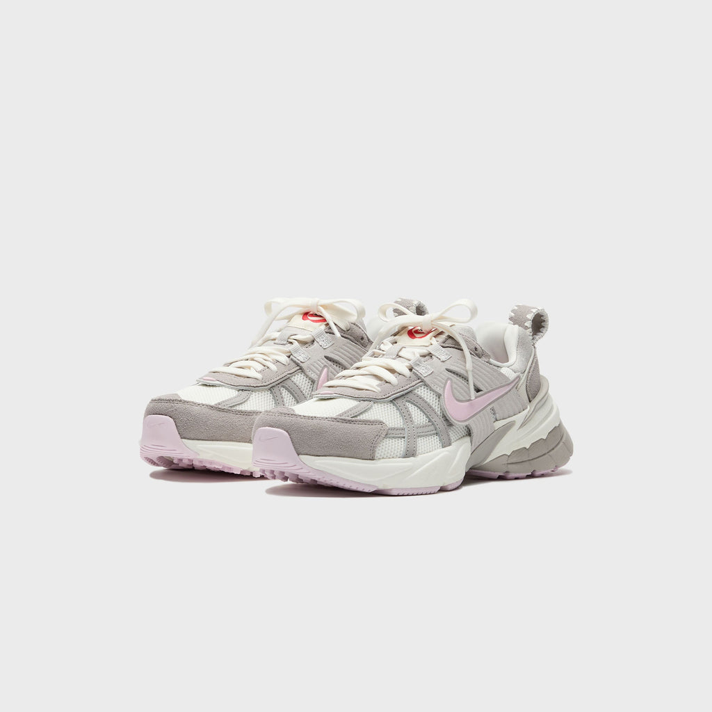 Nike WMNS V2K Run - Sail / Pink Foam / College Grey