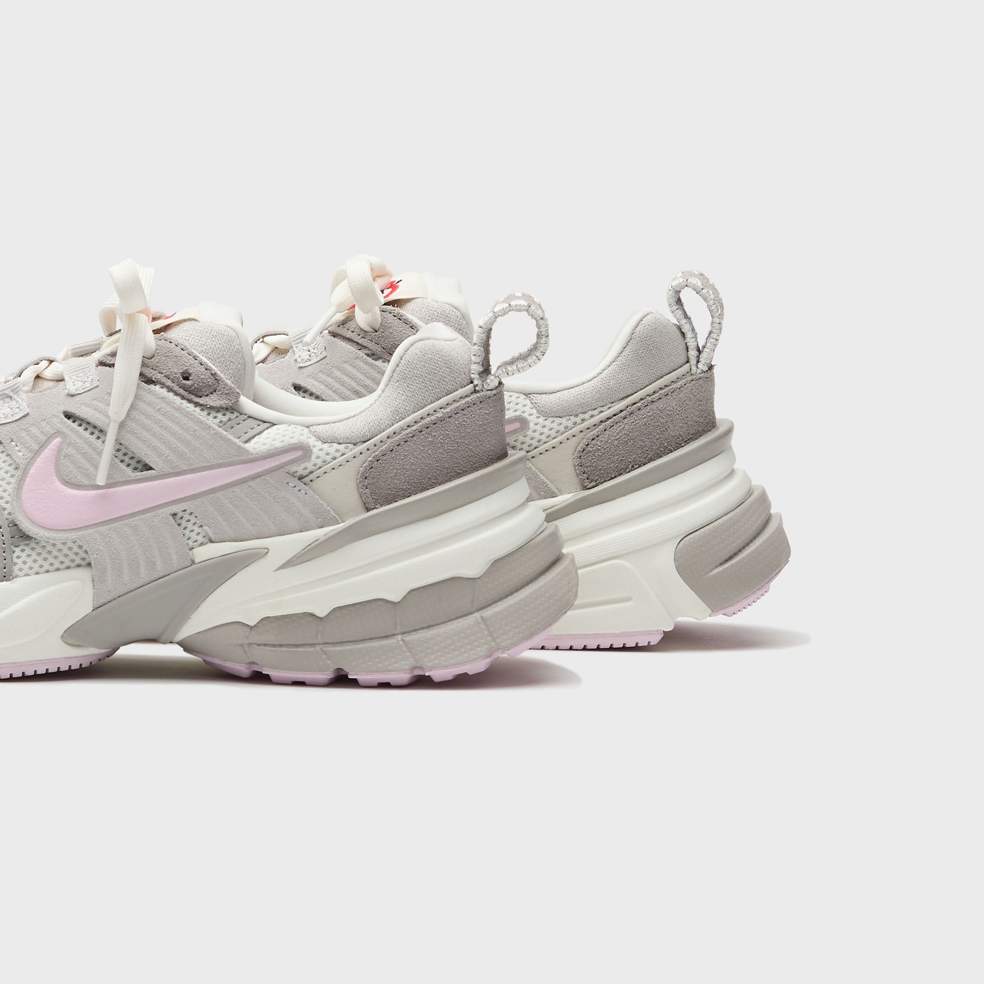 Nike WMNS V2K Run - Sail / Pink Foam / College Grey