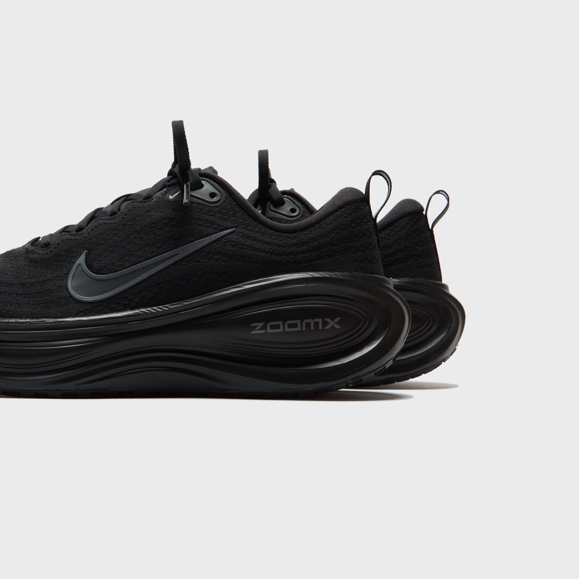 Nike Vomero Plus - Black / Dark Smoke Grey / Metallic Dark Grey