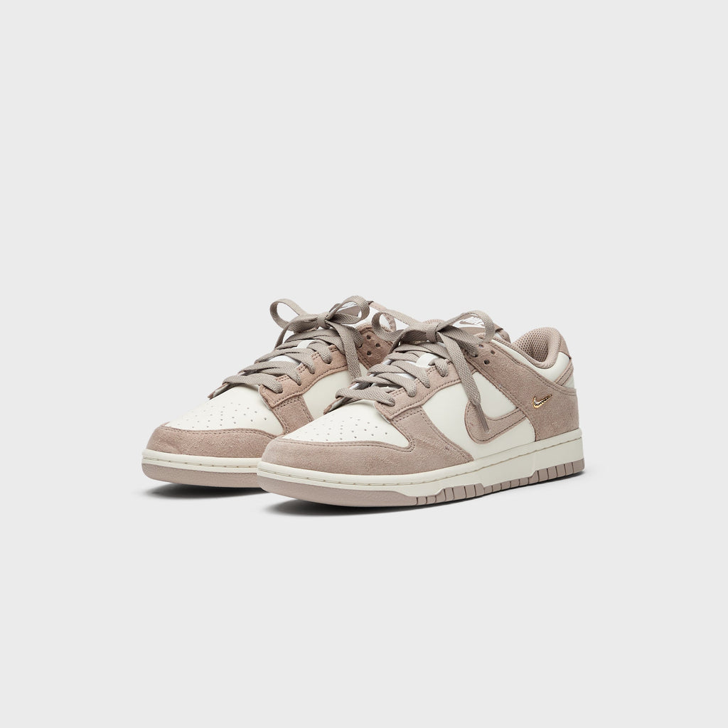Nike WMNS Dunk Low - Sail / Metallic Gold