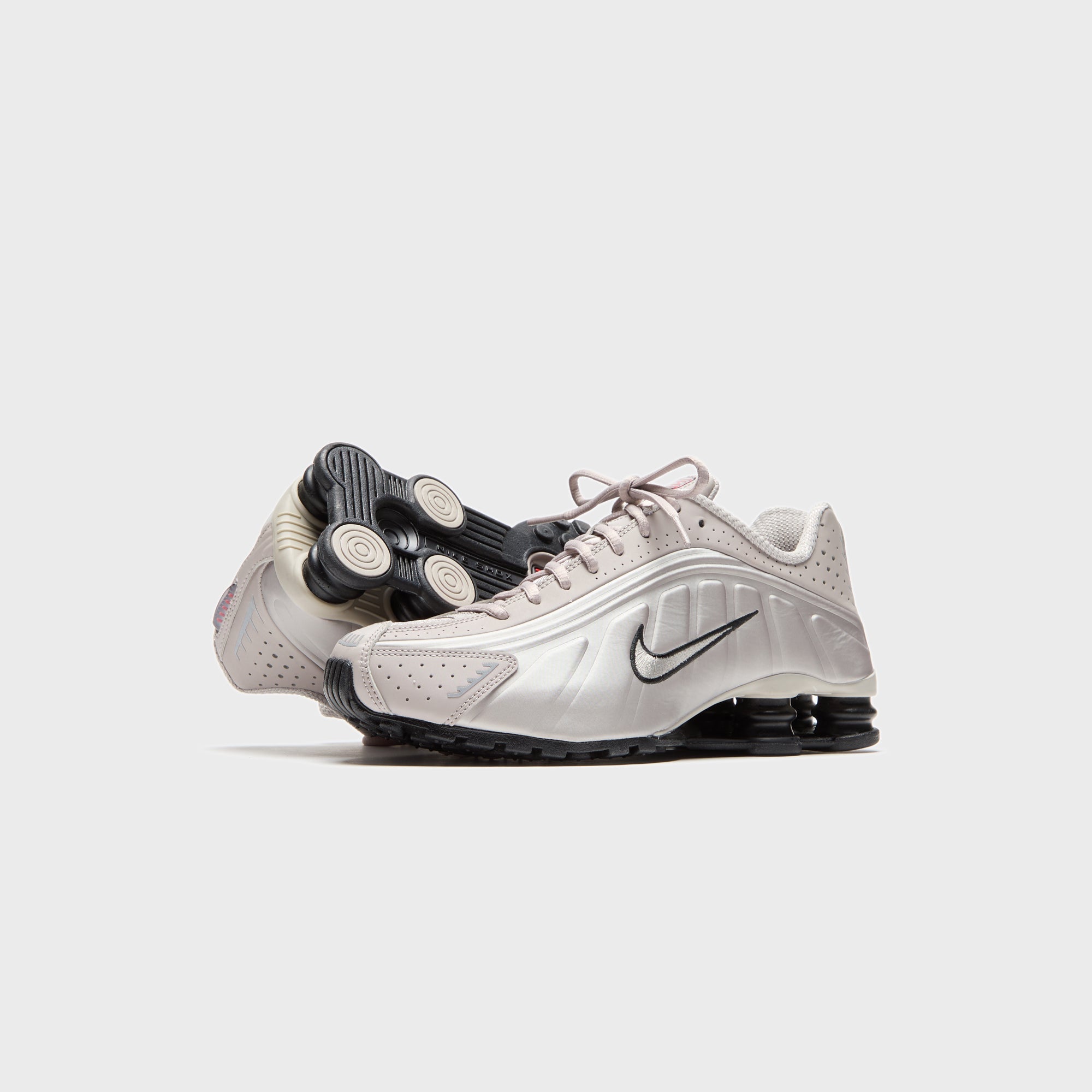 Nike Shox R4 - College Grey / University Red / Metallic Silver / Black