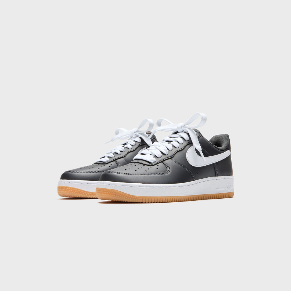 Nike Air Force 1 '07 LV8 - Anthracite / Gum