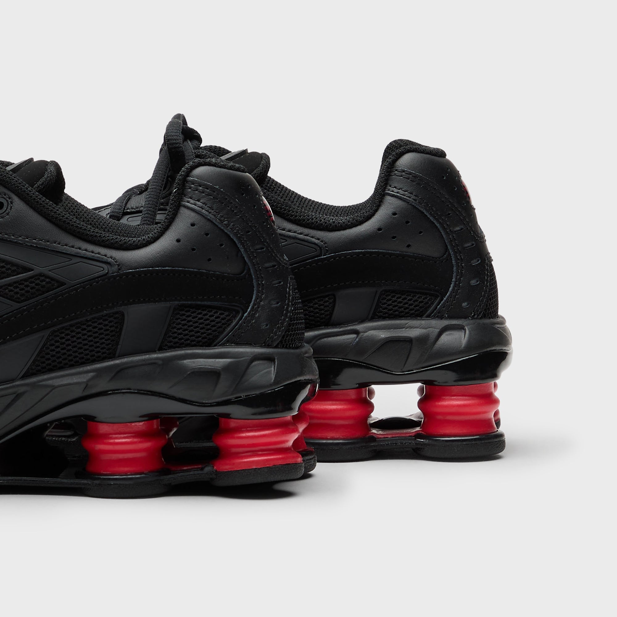 Nike Shox Ride 2 - Black / Metallic / Medium Ash / University Red
