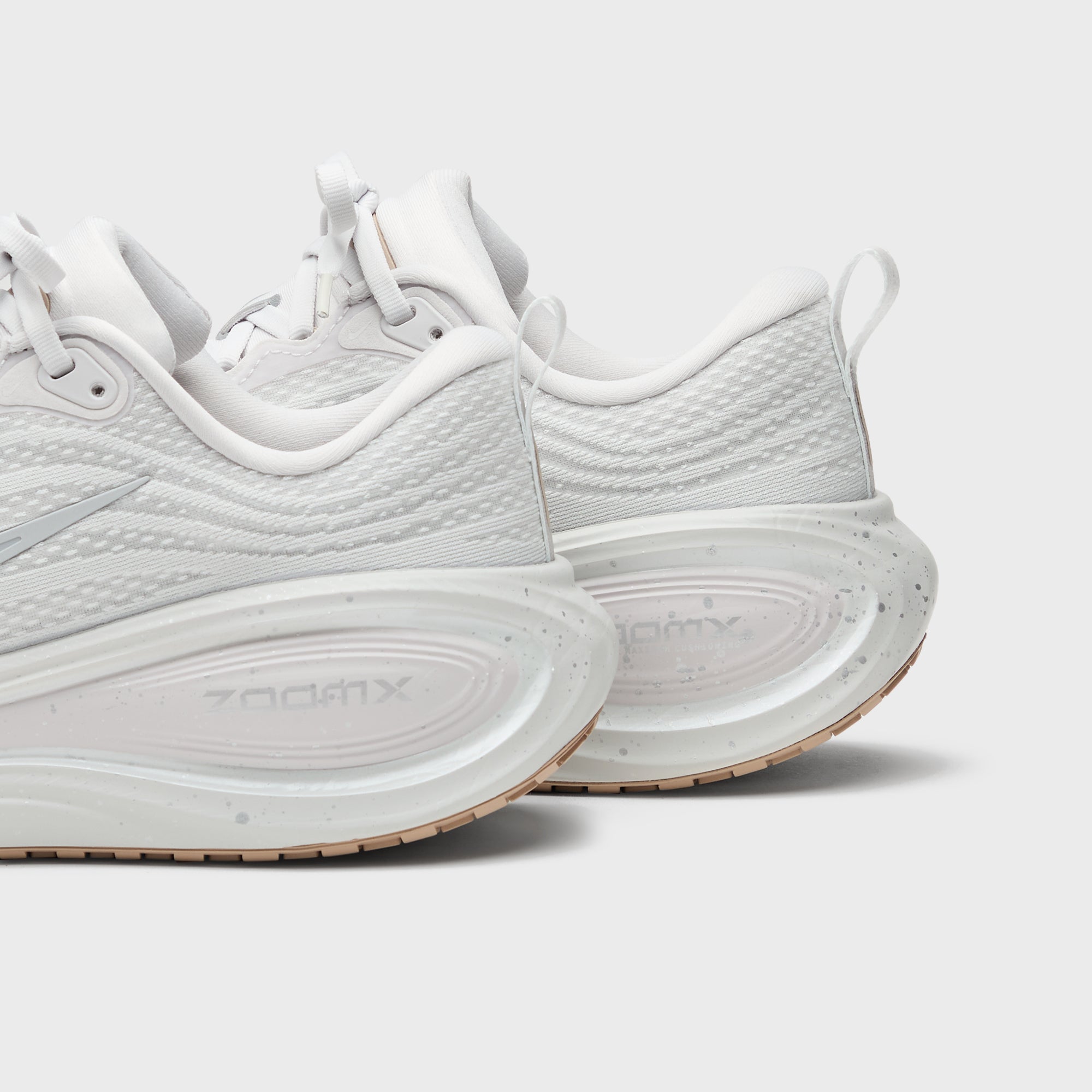 Nike Vomero Plus - Vast Grey / Wolf Grey / Off White