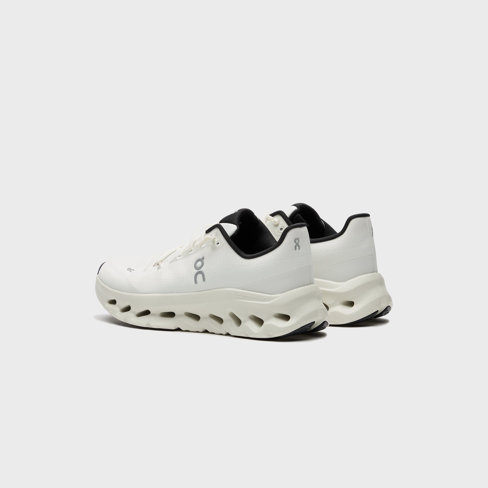 On Running Cloudtilt - Pearl / Ice