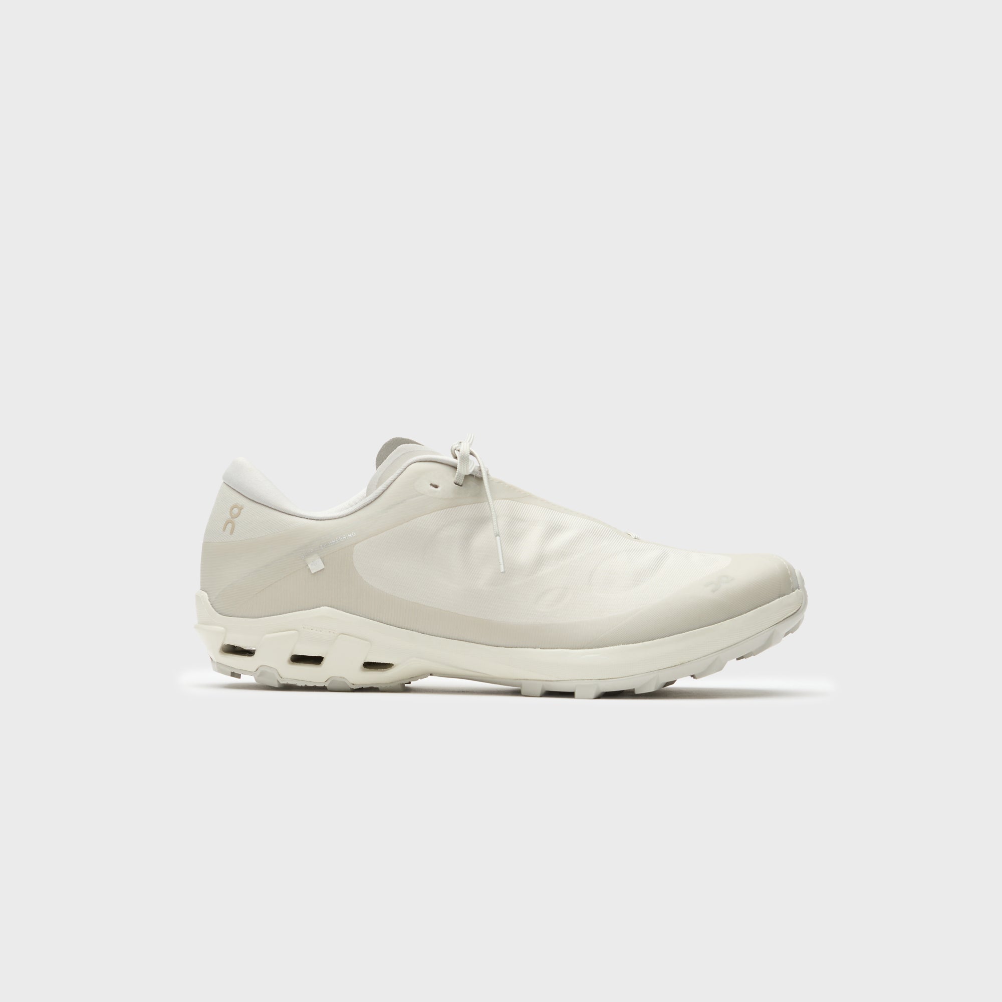 On Running x Post Archive Faction Cloudventure Peak - Ice / Moon