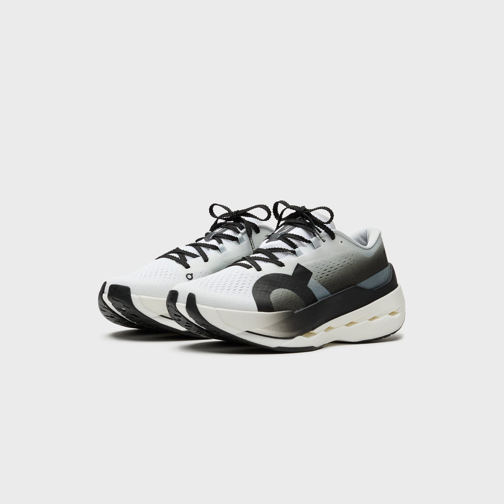 On Running Cloudboom Max - White / Black