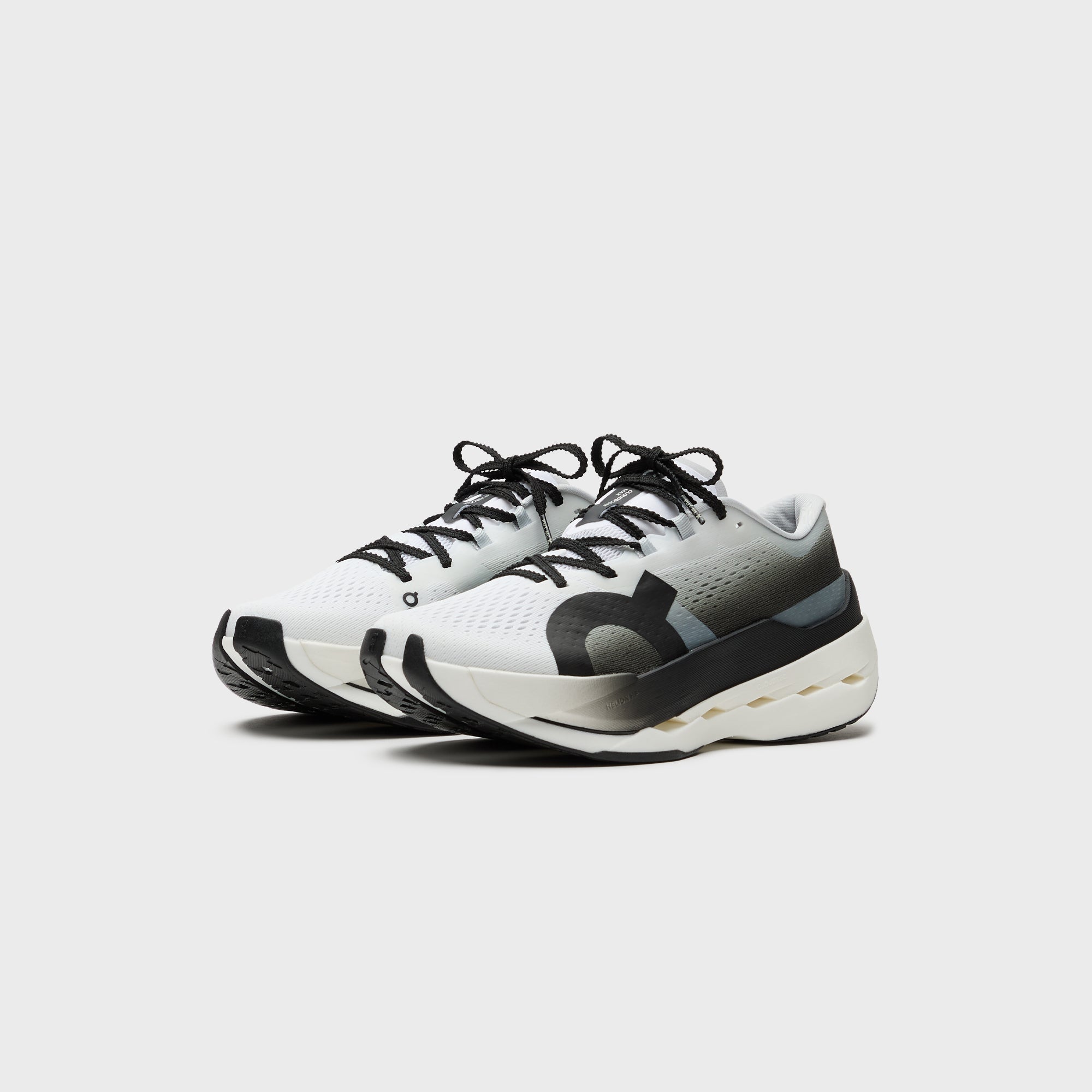 On Running Cloudboom Max - White / Black