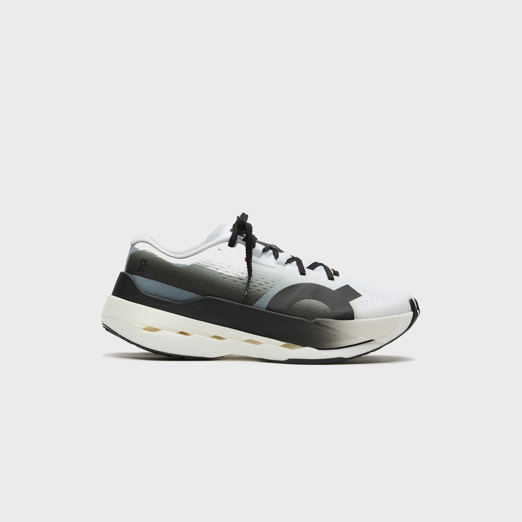 On Running Cloudboom Max - White / Black