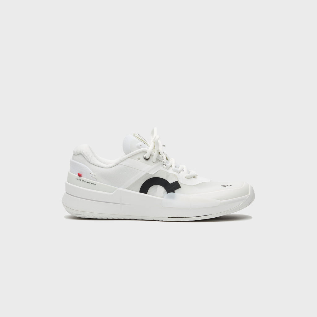On Running WMNS The Roger Pro 2 - All White