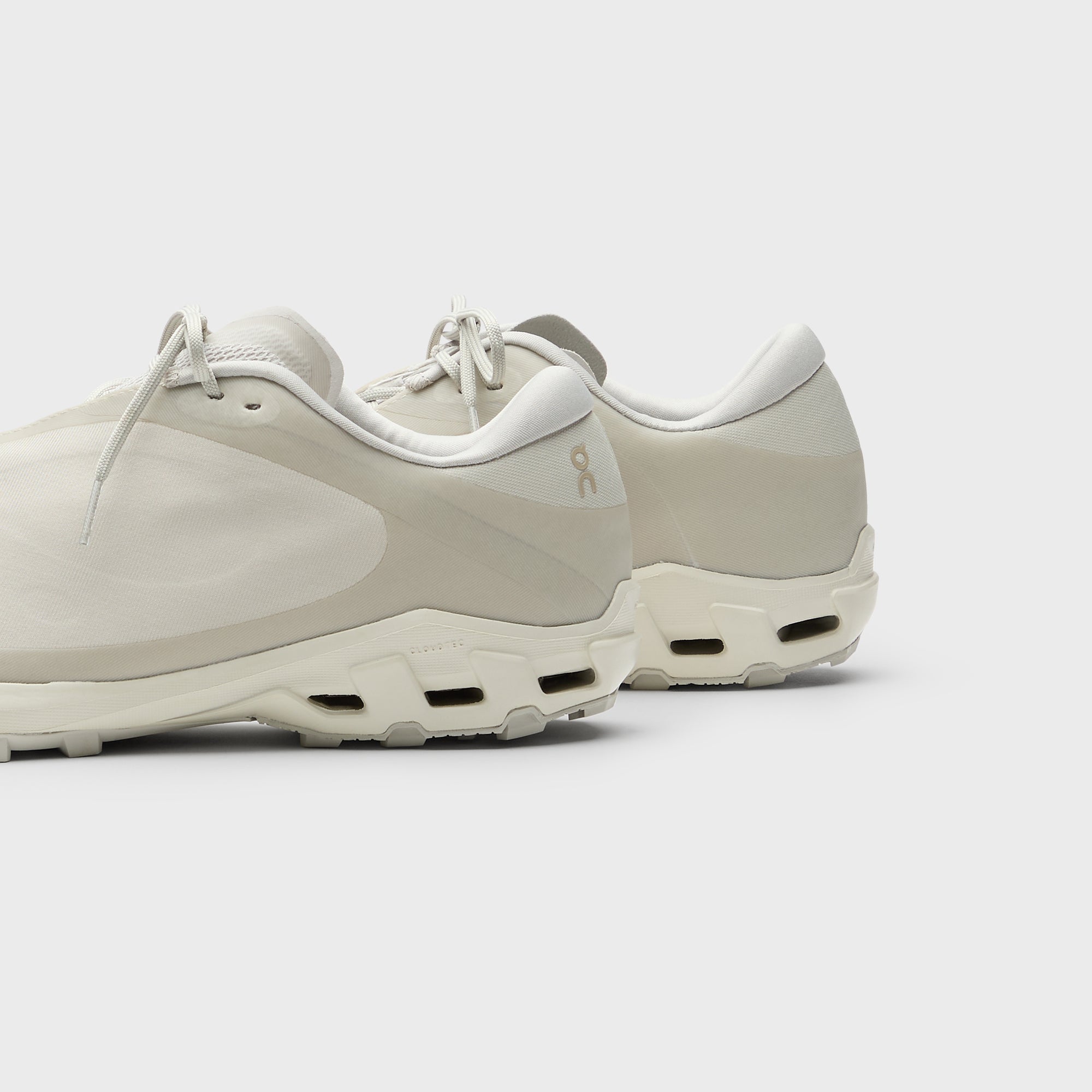 On Running x Post Archive Faction WMNS Cloudventure Peak - Ice / Moon