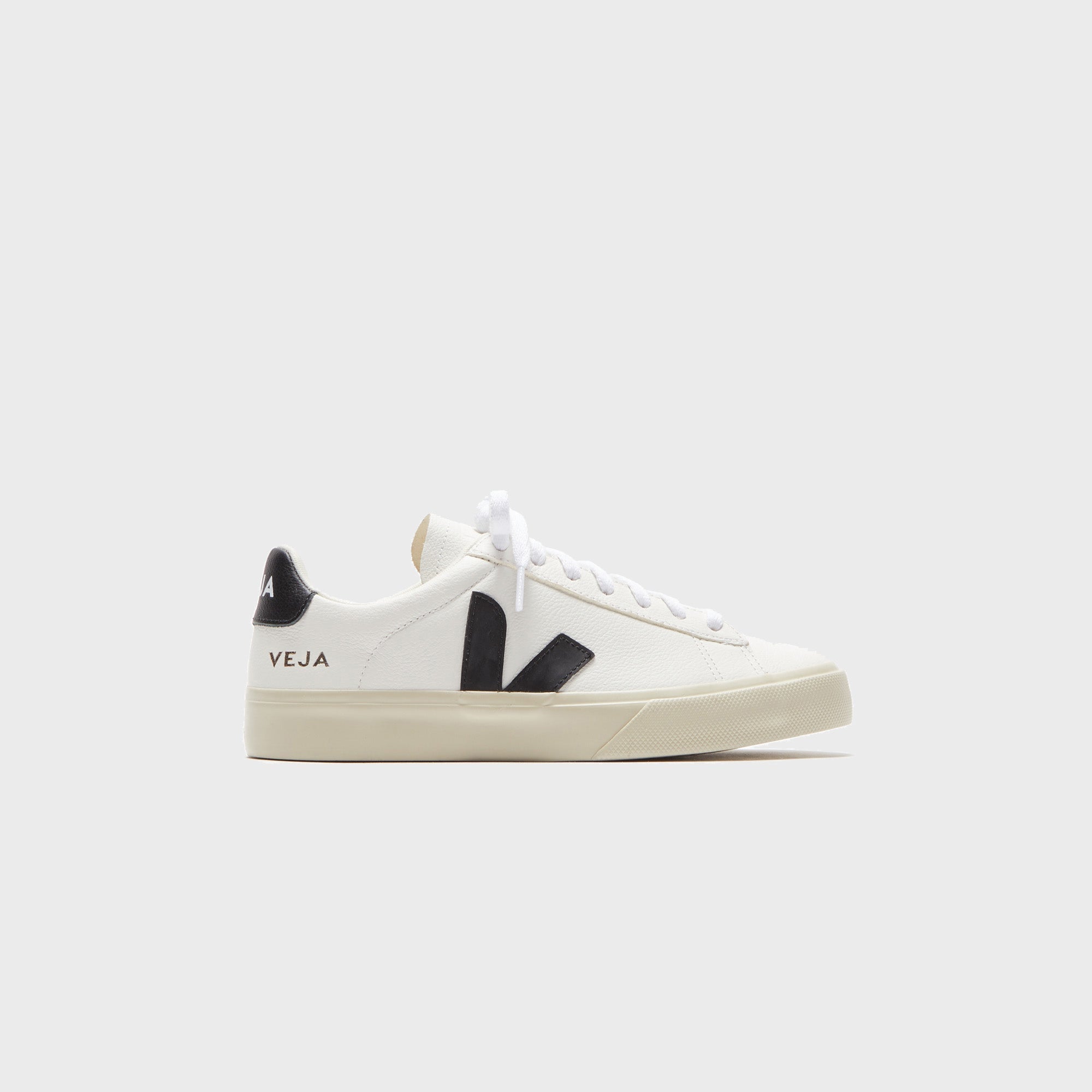 Veja WMNS Campo - Extra White / Black