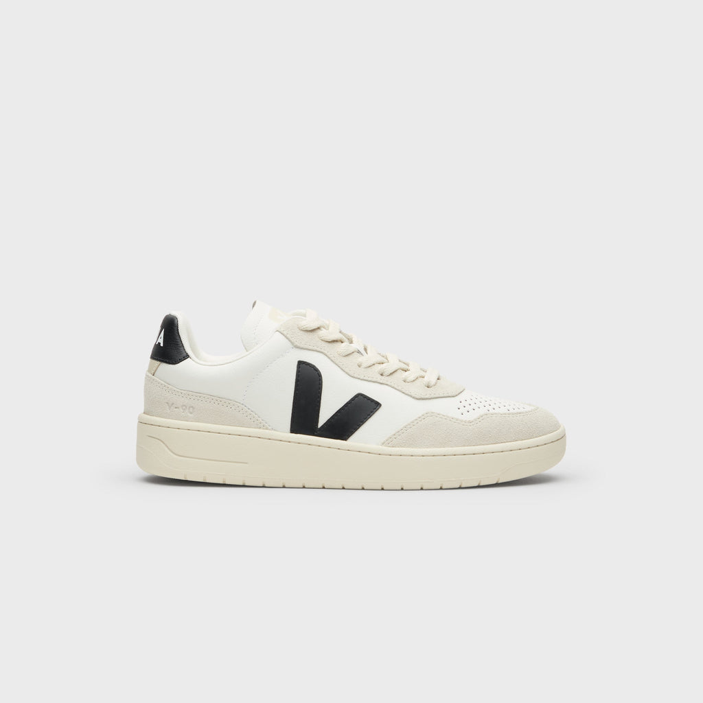 Veja V-90 - White / Black