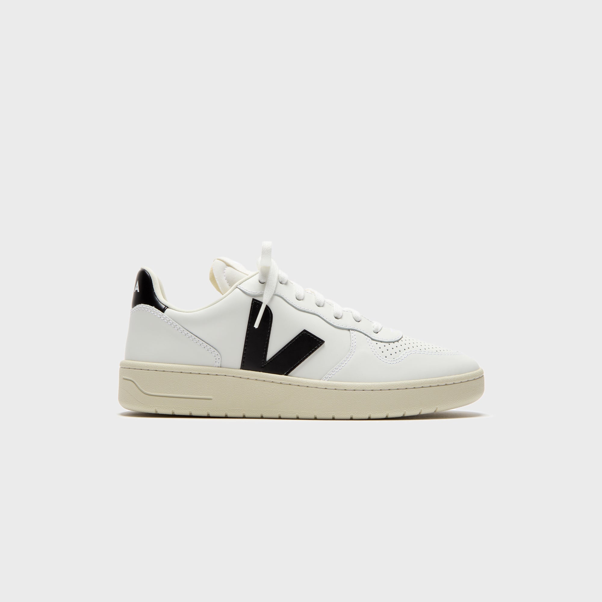 Veja V-10 - Extra White / Black