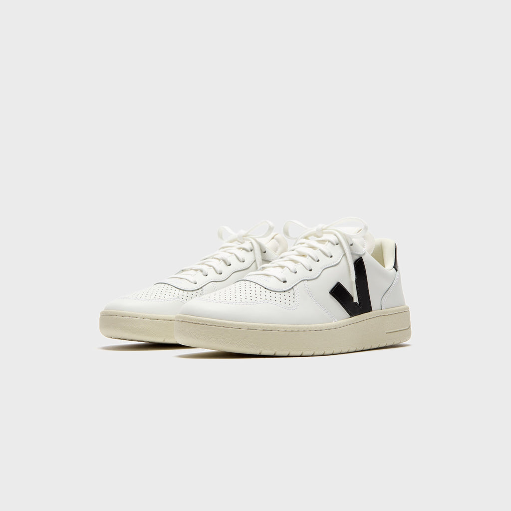 Veja V-10 - Extra White / Black