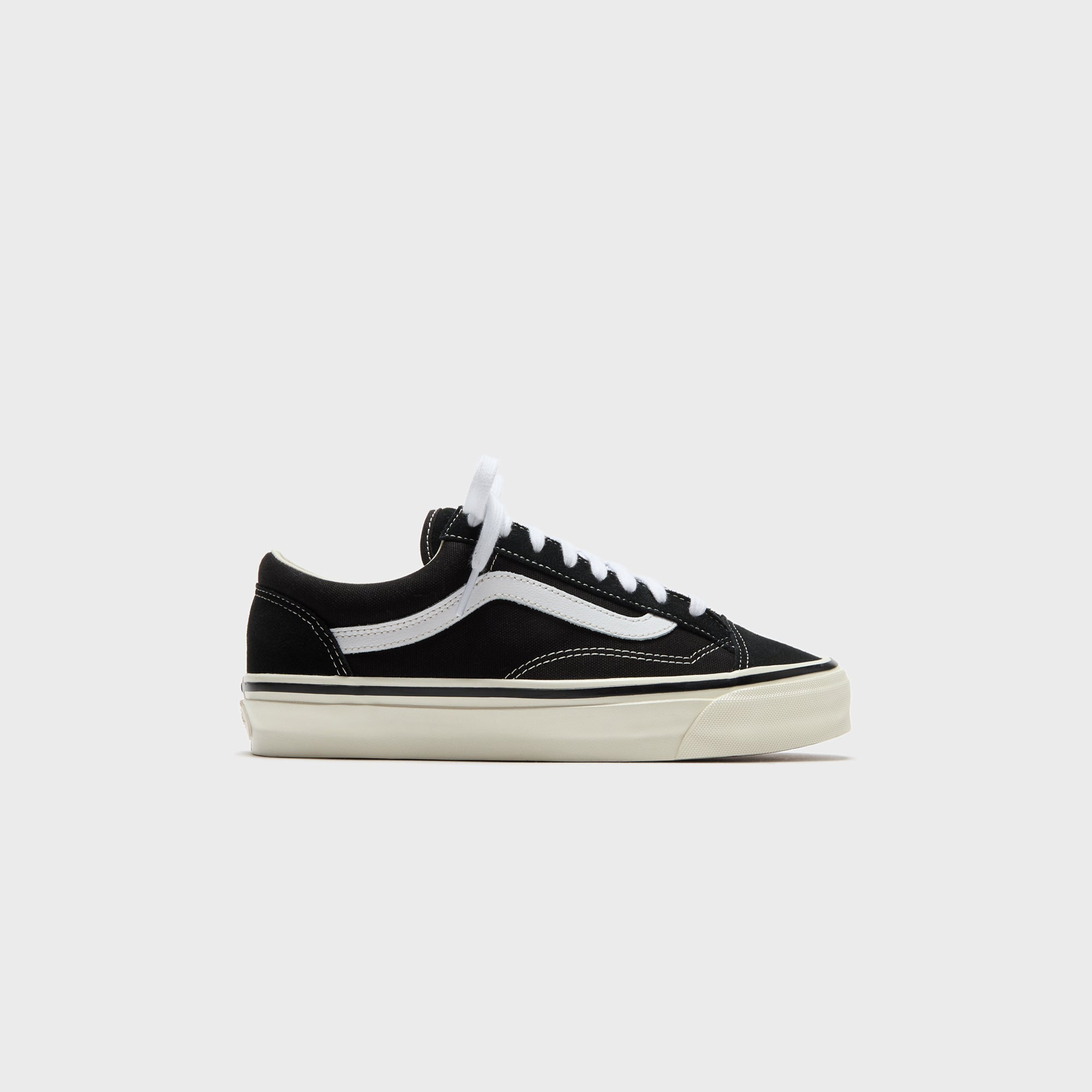 VANS LX Old Skool 36 - Black / Marshmallow