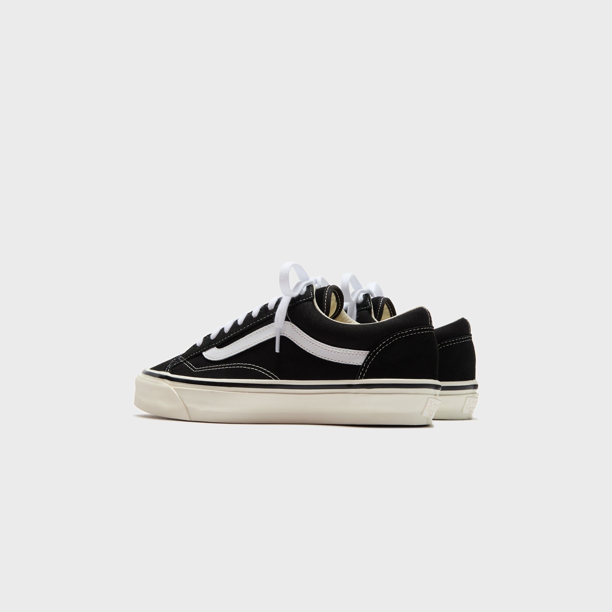 VANS LX Old Skool 36 - Black / Marshmallow