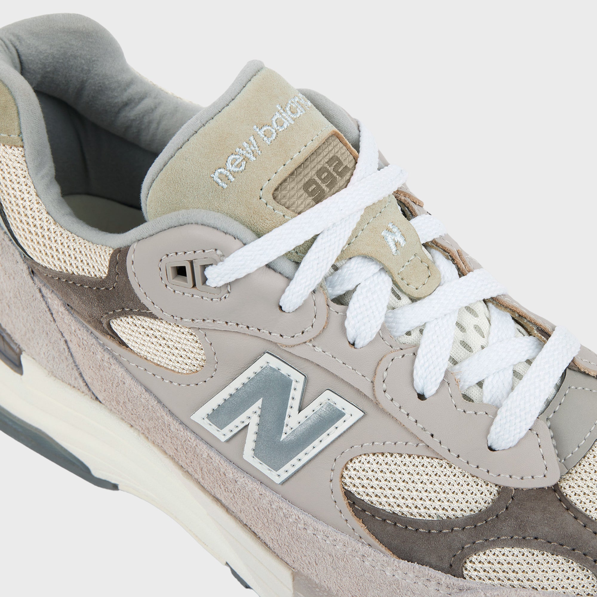 New Balance Made in USA 992 - Moonrock / Mushroom